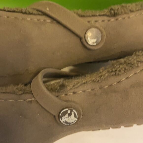 Crocs brown suede flats fur J2-4 - Picture 3 of 5